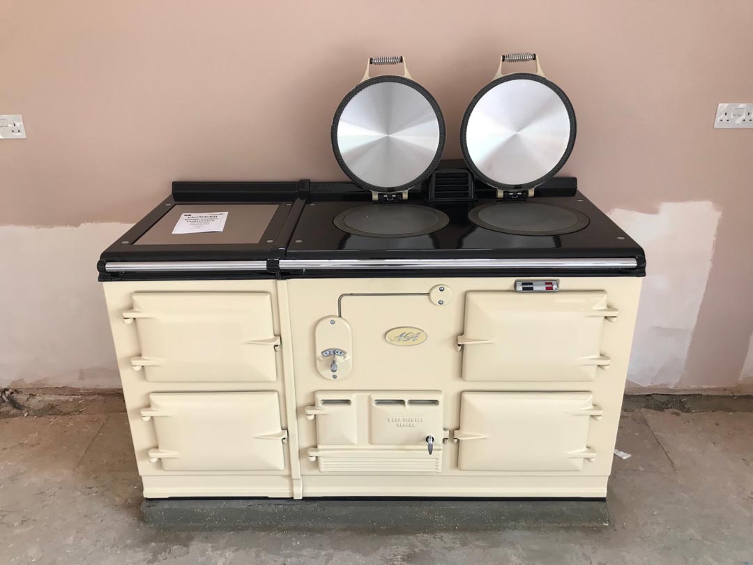 <p>4 Oven Aga Classic installed near Reading</p><p>Cream, Electric