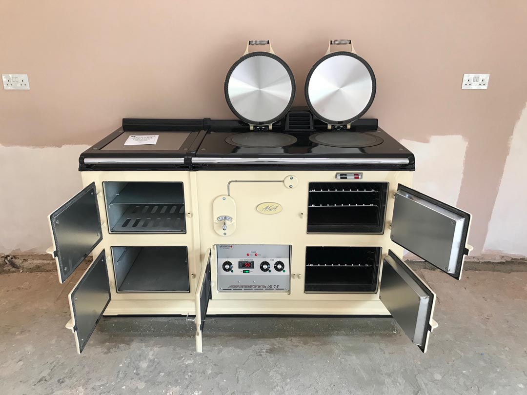 <p>4 Oven Aga Classic installed near Reading</p><p>Cream, Electric