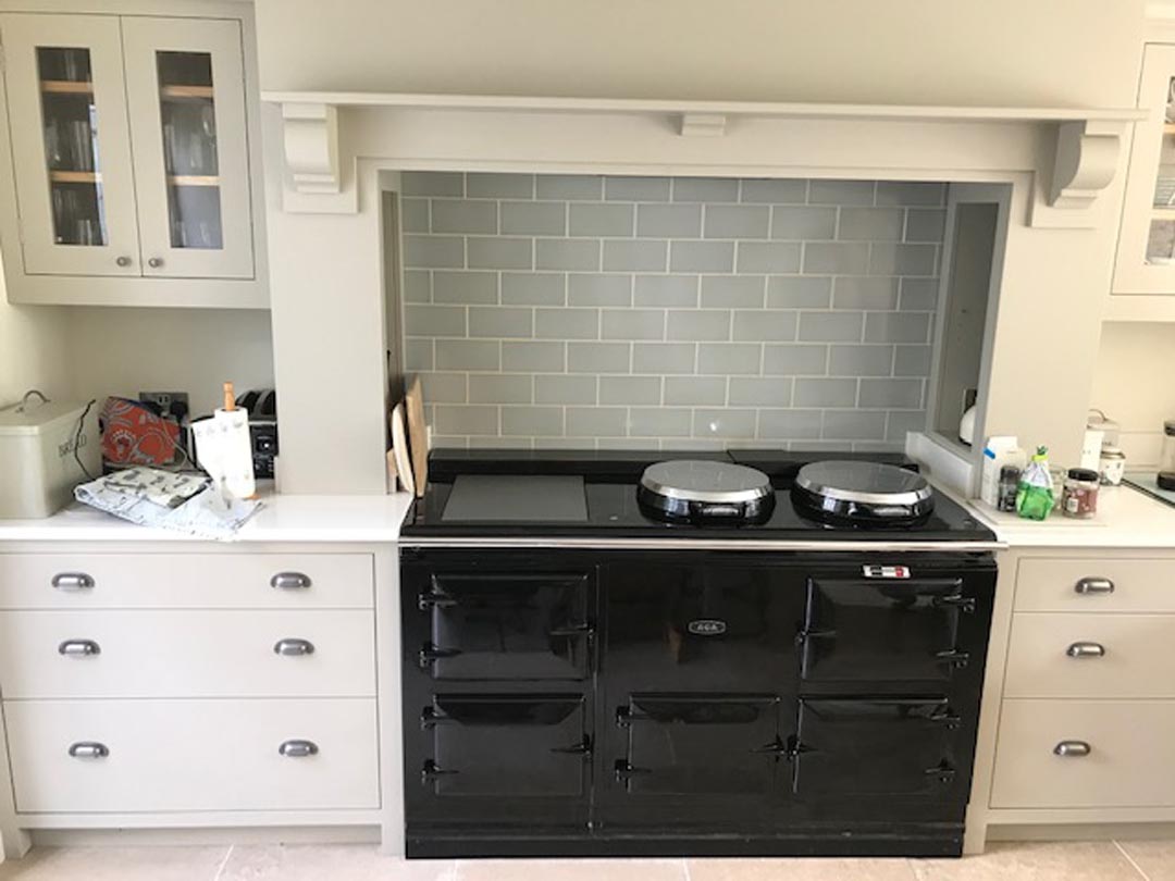 <p>4 Oven Pre 74 Aga in Black running on Electric.</p><p>Installed near Salisbury