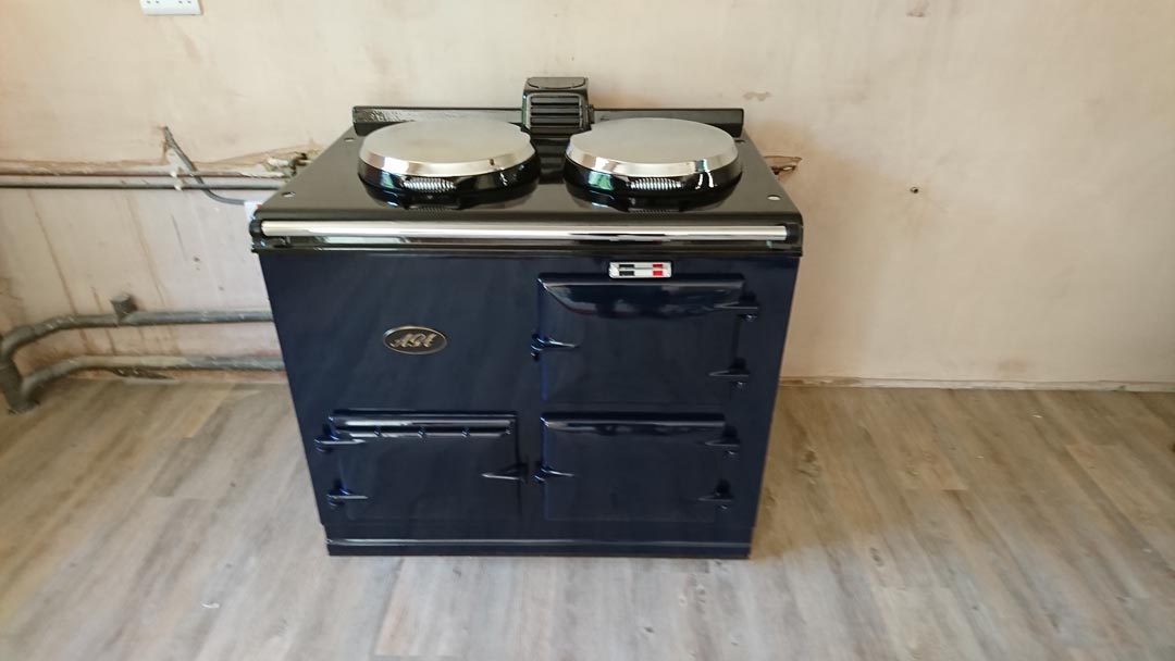 2 Oven Post 74 Aga Cooker
Installed in West Sussex

Oxford Blue Running on Electric